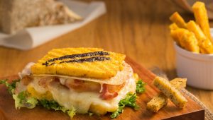 toast di polenta con sticks di polenta
